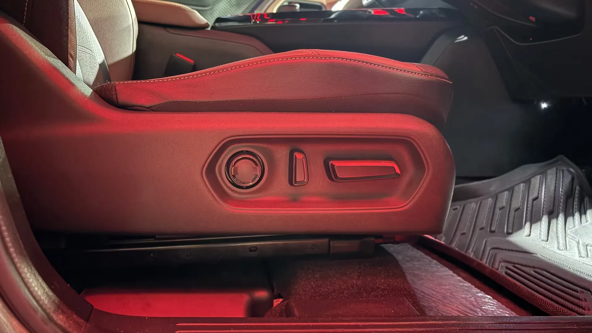 Toyota Urban Cruiser EBELLA